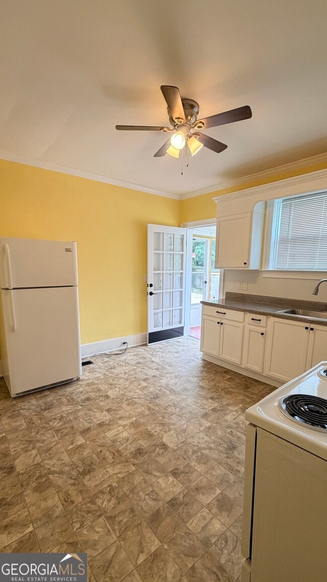 Photo - 403 E Elm St