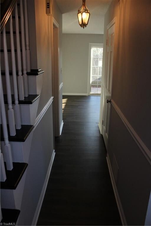 121 Charlestowne Cir