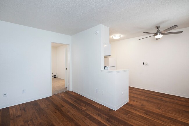 Photo - Aztec Pacific Apartments