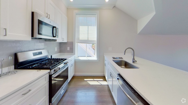 Building Photo - 81 Linden St Unit 4 Rental