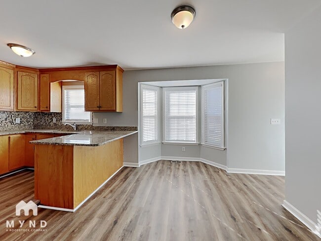 Photo - 560 Sunray Dr