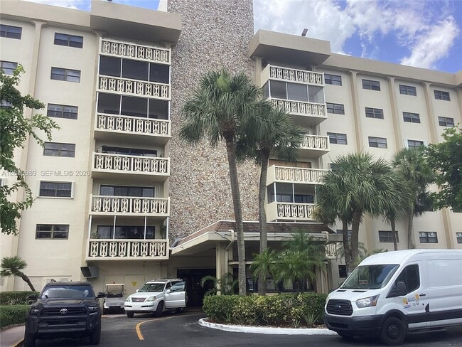 Photo - 800 NE 195th St Unit 415