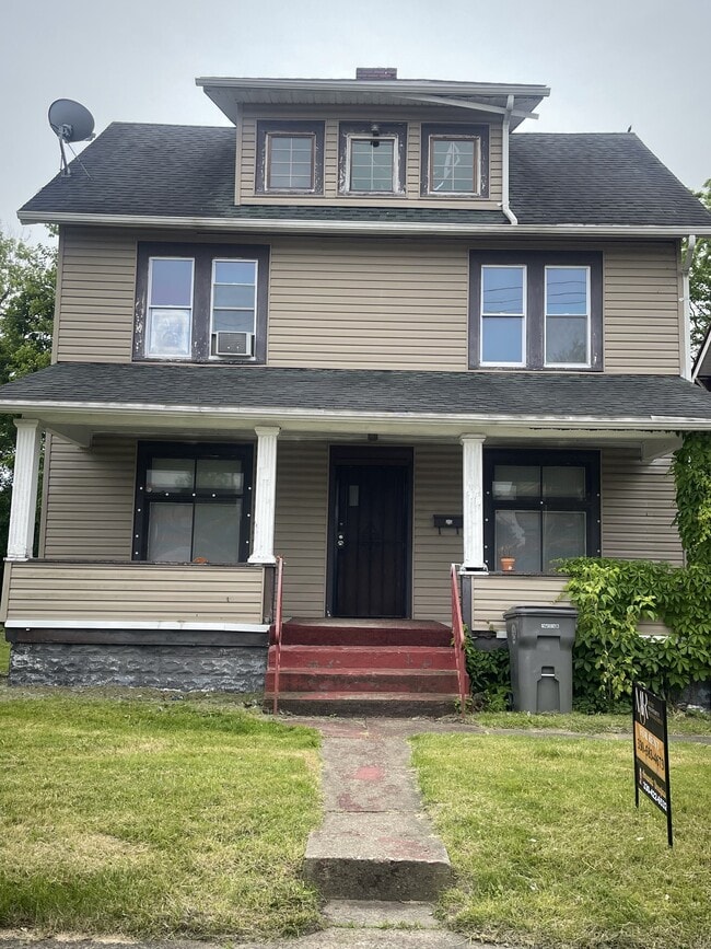 Photo - 733 Crandall Ave House