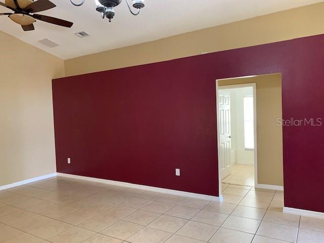 Photo - 255 Cello St