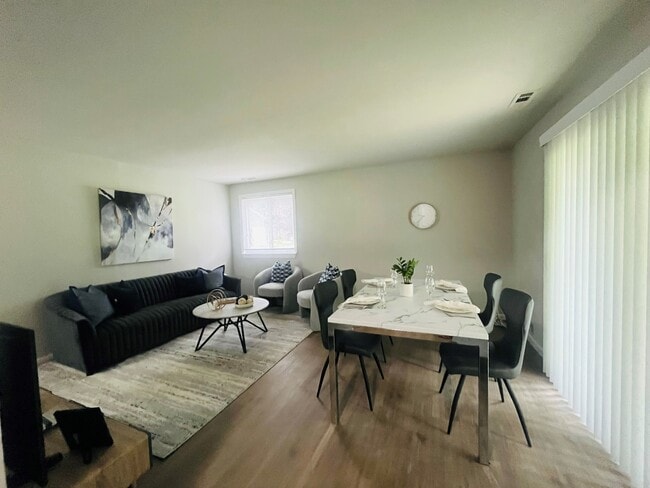 Photo - Hillcrest Oaks