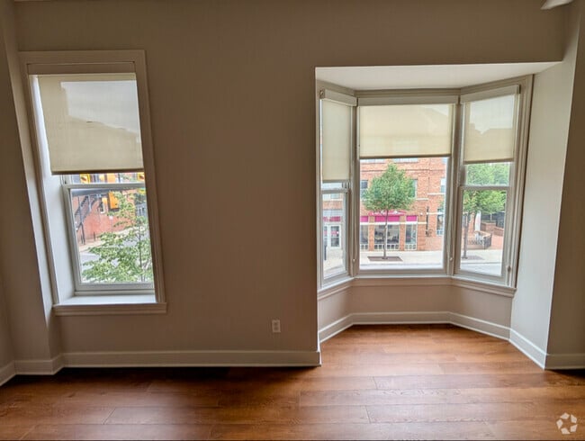 Building Photo - 656 N High St Unit 2B Rental