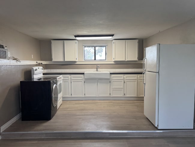 Photo - 9441 Maple Dr NE