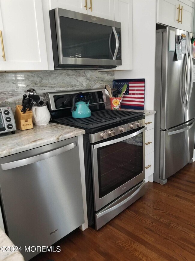 Photo - 600 Monmouth Ave