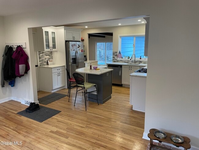 Photo - 13 Richards Dr