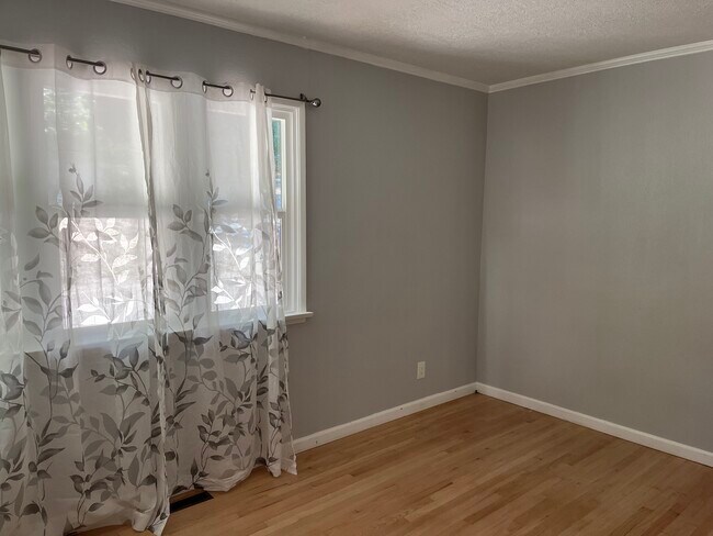 Photo - 5024 Calderon Rd