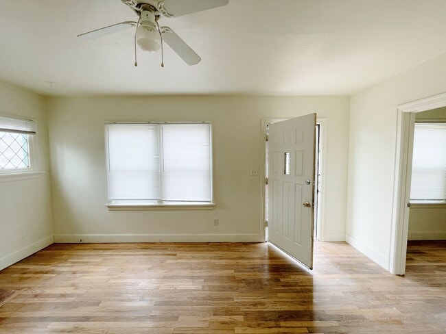 Building Photo - 527 Taylor Ave Unit 527 W Taylor Ave. - #2