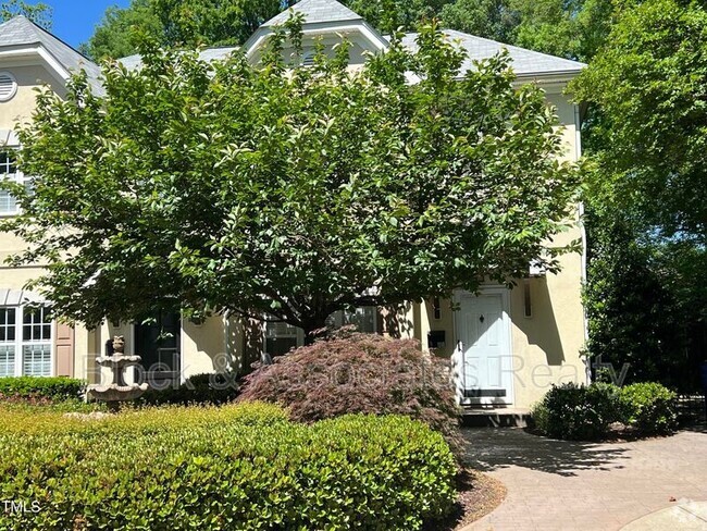 Building Photo - 1109 Wake Forest Rd Unit B Rental