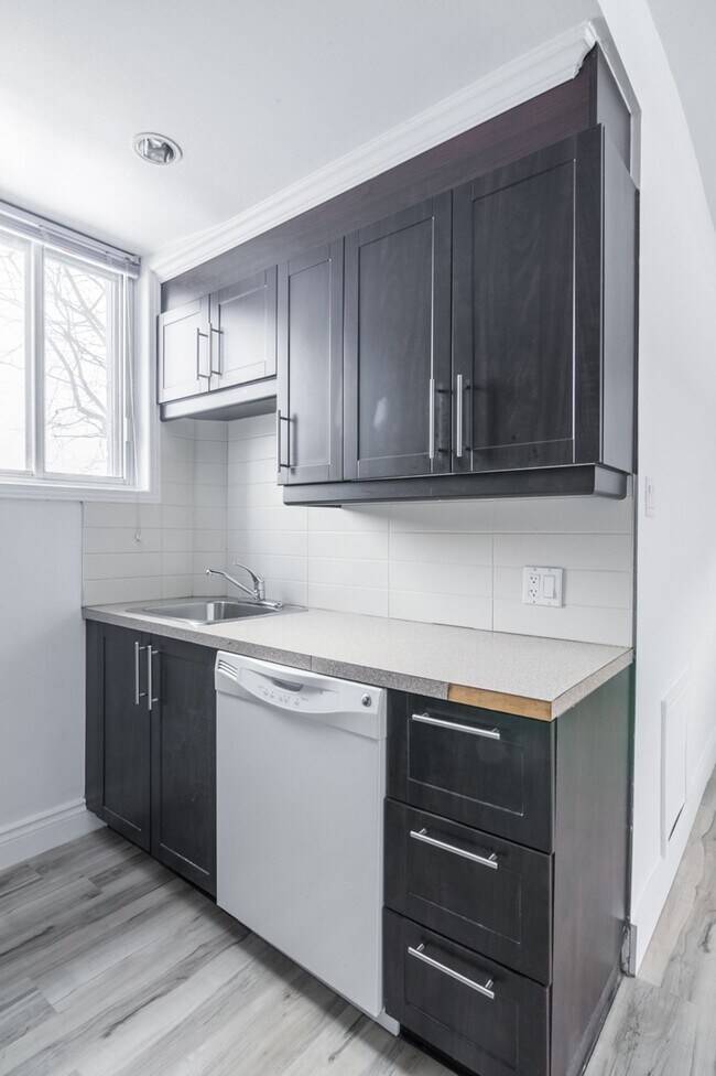 Photo - 3010 Av. Van Horne Unit 3