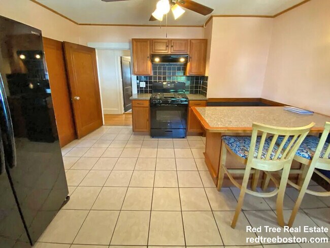 Photo - 404 Mount Auburn St Unit 1