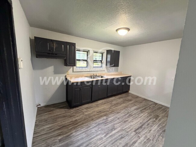 102 Elmwood-