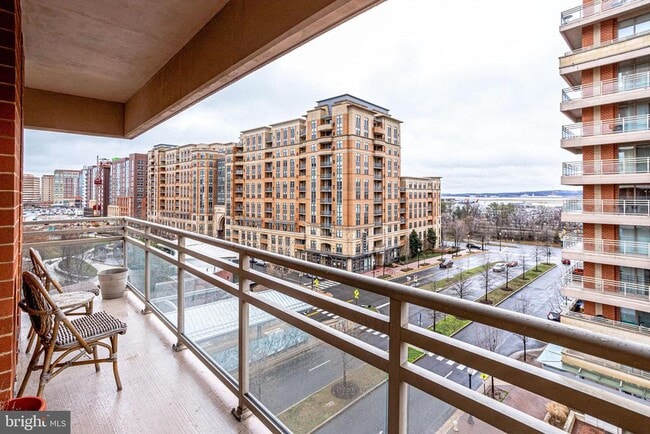 Building Photo - 3600 S Glebe Rd Unit 617