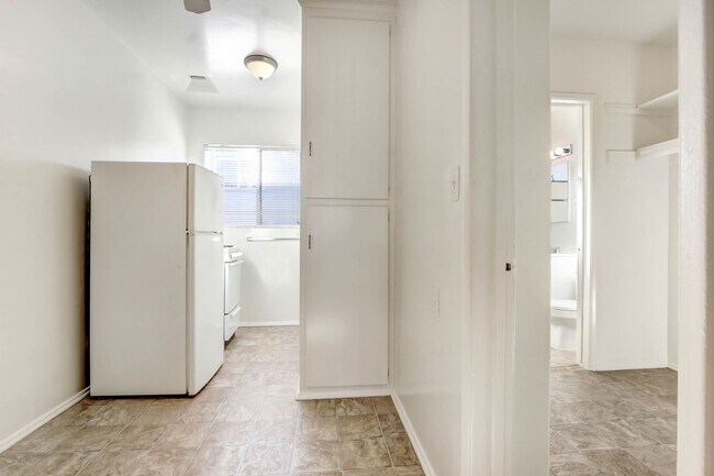 Photo - 10900 Santa Monica Blvd