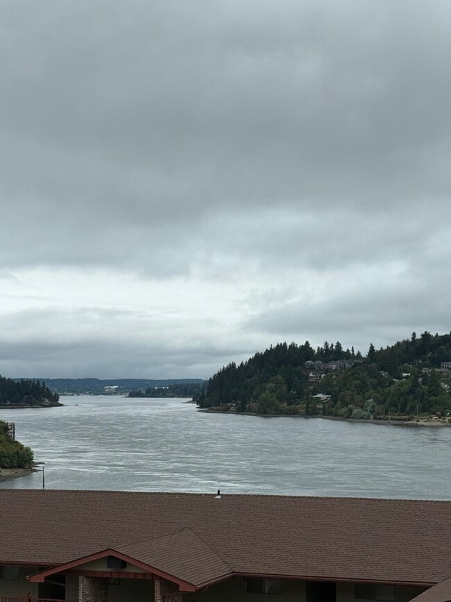 Vista de la entrada de Dyes - 1602 Naval Ave Unidad 31