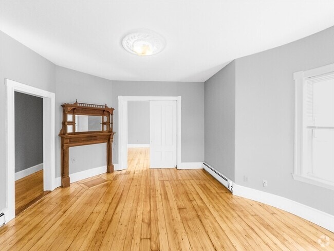 Building Photo - 306 Centre St Unit 3 Rental