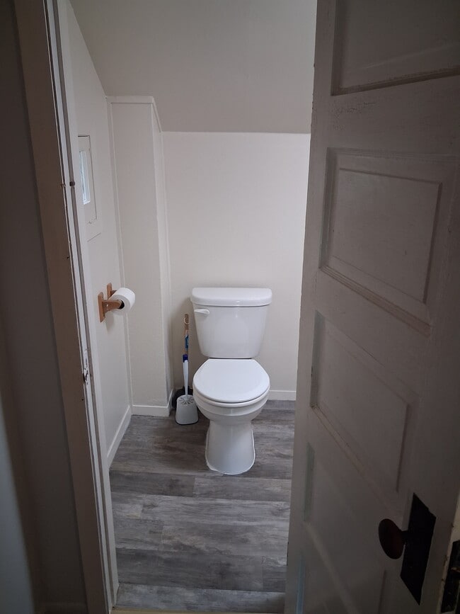804 Ferry St Unit 804 1/2 Ferry Street