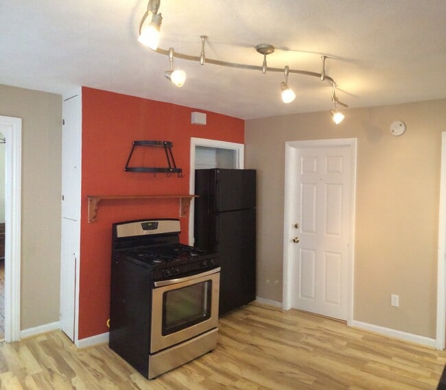 Photo - 203 Broadway Unit 2