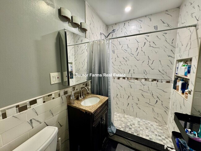 Photo - 146 Hillside St Unidad 2