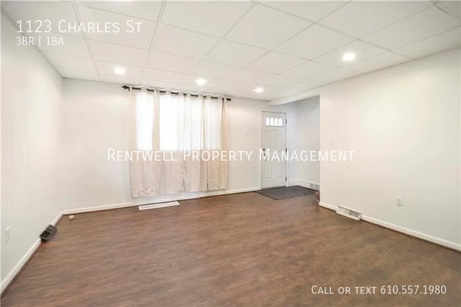 Photo - 1123 Charles St
