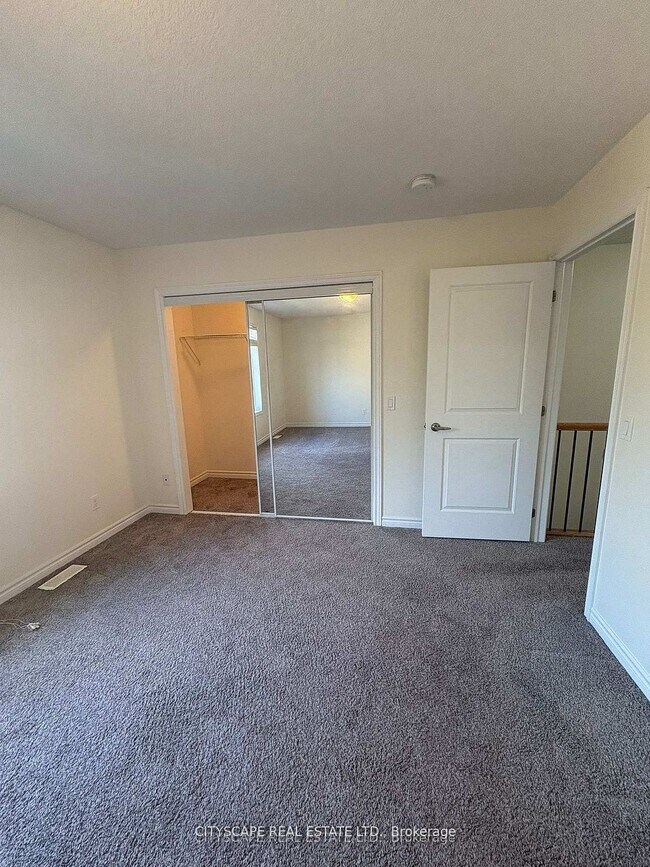 Photo - 10 Dufferin St