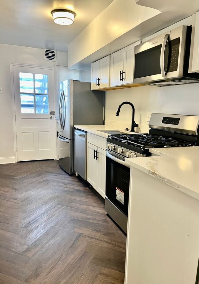 Photo - 218 10th St NE Unit 1