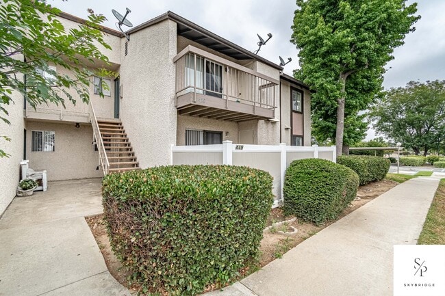 Photo - Modern and Cozy Rancho Cucamonga Townhouse with Hardwood Floors! Unidad APT 419