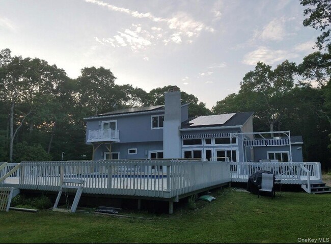 10 Skyes Neck Ct