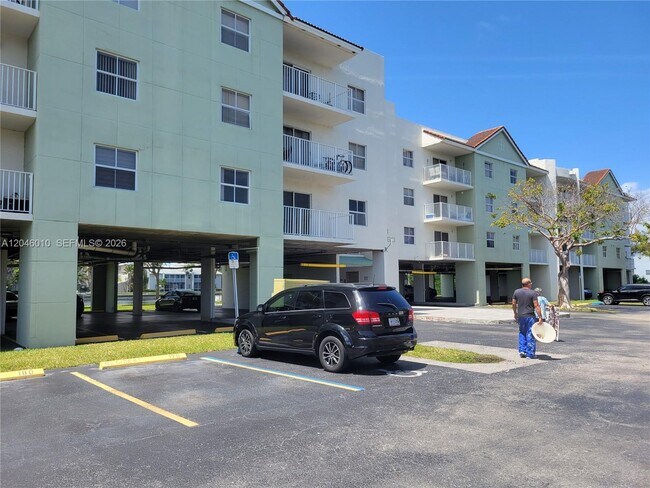 Photo - 8260 SW 210th St Unidad 319
