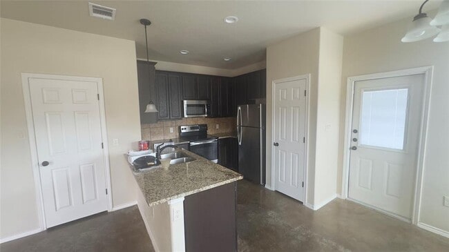 Photo - 366 Joanne Lp