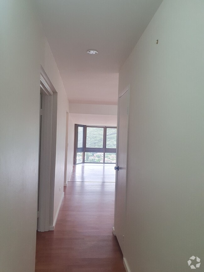 Building Photo - 501 Hahaione St Unit 17H Rental
