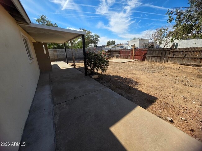 Photo - 1502 N 180th Dr