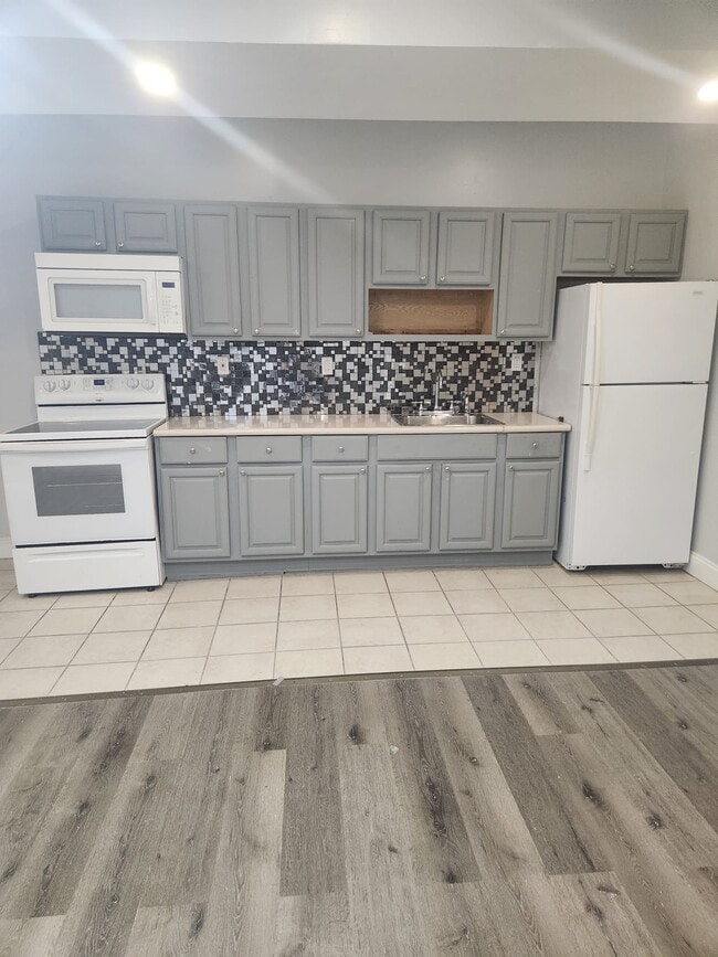 Market Street Apartments - Market Street Apartments Unit 2