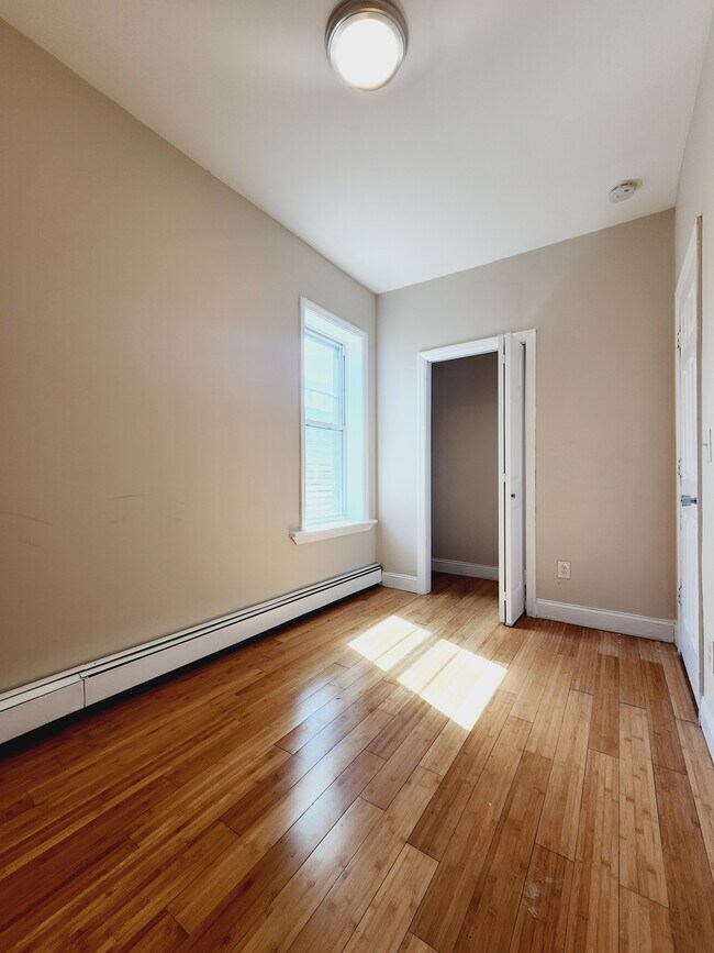 938 West Side Ave 5 - 945 W Side Ave Unit 5