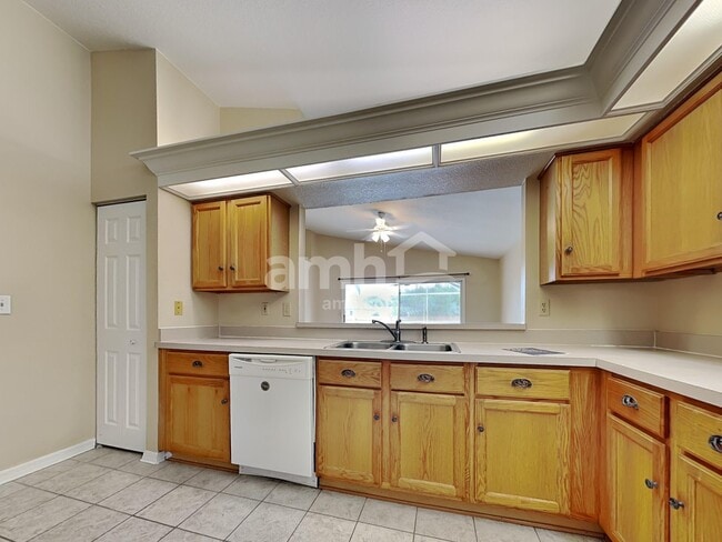 Photo - 1722 Wakefield Dr