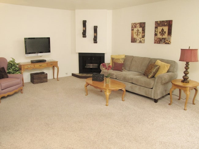 Photo - Oakbrook Apartments