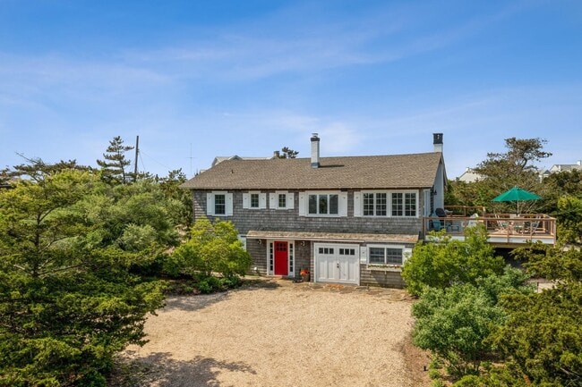 Building Photo - 196 Dune Rd Rental