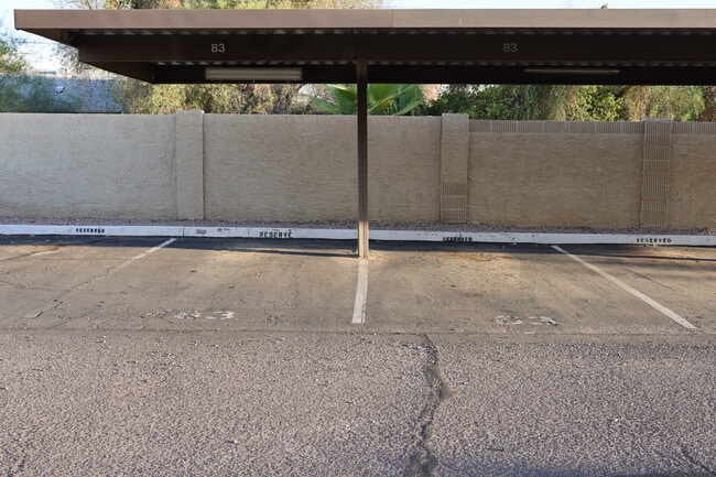 Building Photo - 700 W 14th St