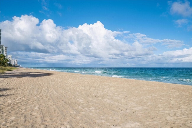 Building Photo - 3000 N Ocean Blvd Unit 405