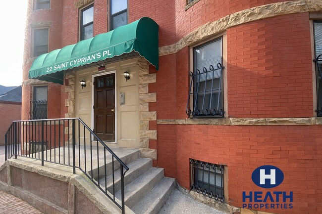 Photo - Central Location, Eat-in Kitchen, Laundry on a Site, Steps from the Bus Stop