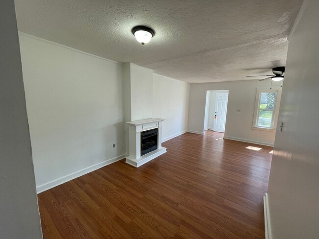 Photo - 304/306 West 14th Street Unidad 306 West 14th St