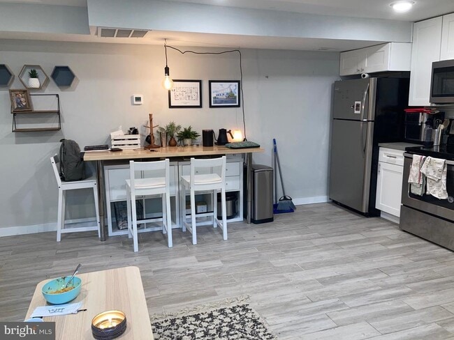 Photo - 5301 Catharine St Unit 3