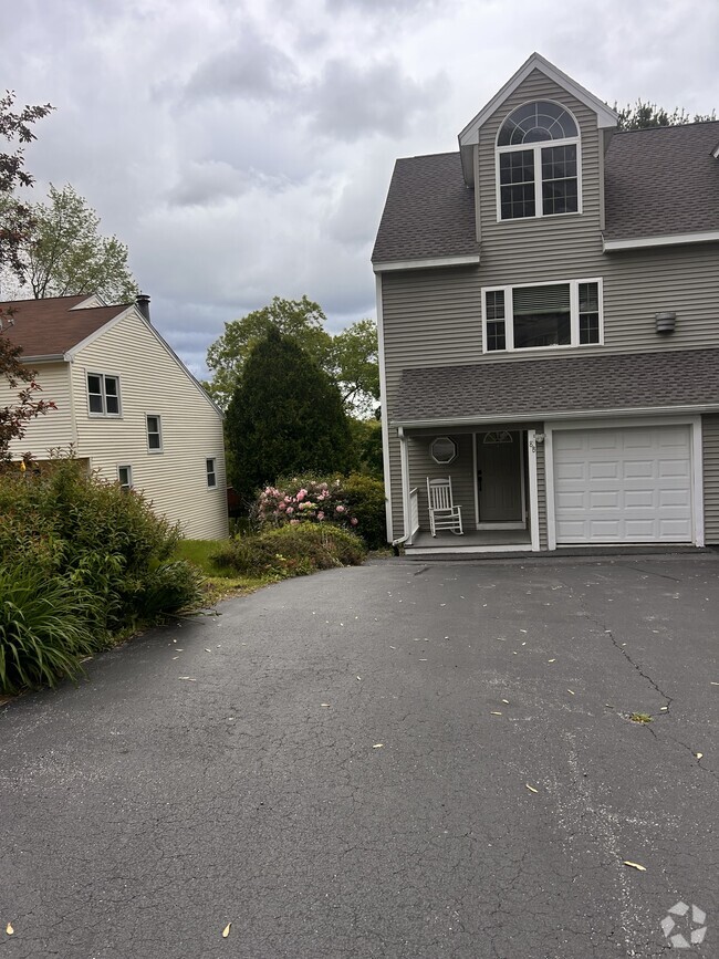 Building Photo - 8B Gates Rd Rental