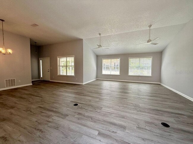 Photo - 2410 S Glen Eagles Dr