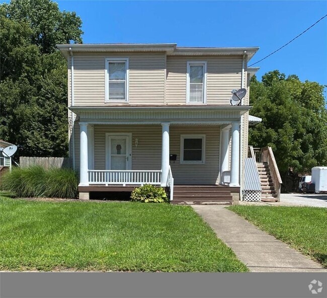 Building Photo - 451 E Vandalia Unit C Rental