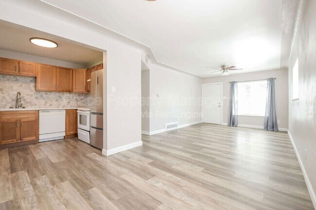 Photo - 1281 Victor St