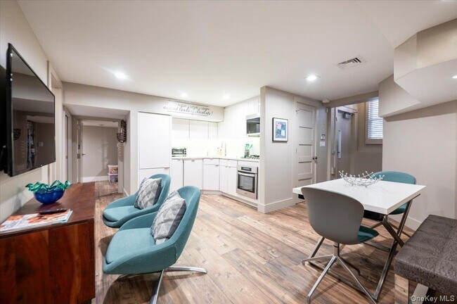 47 E Penn St Unit Lower